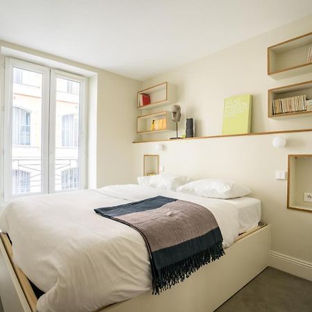 Elegant And Modern Parisian Charm Apartment Exterior photo