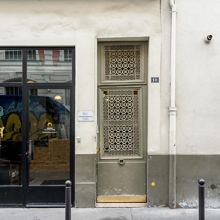 Elegant And Modern Parisian Charm Apartment Exterior photo