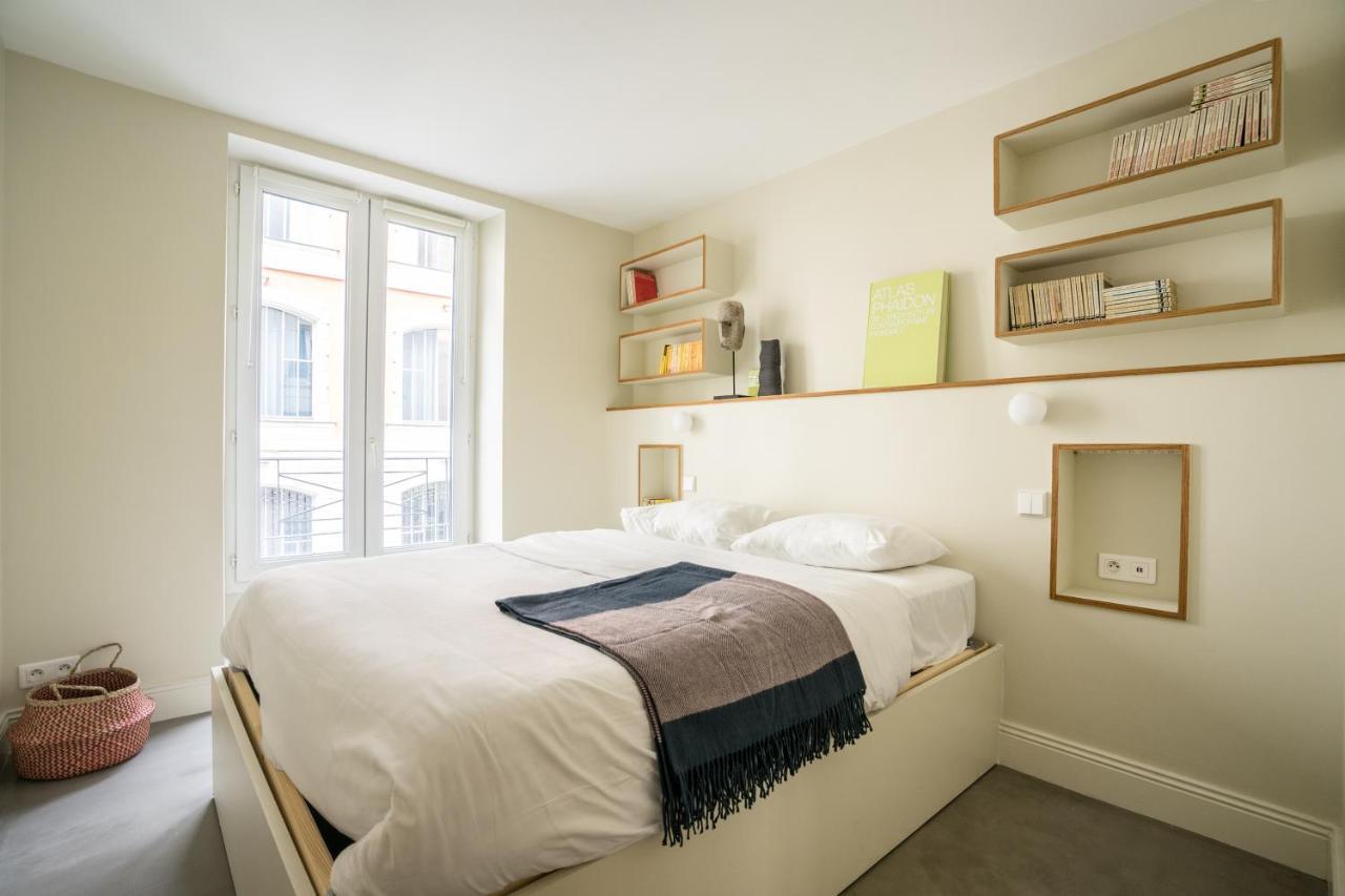 Elegant And Modern Parisian Charm Apartment Exterior photo